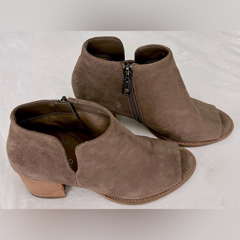 Blondo Nappa Women's Taupe Waterproof Suede Open-Toe Heeled Ankle Boots